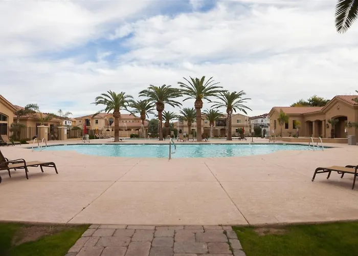 Gated Townhouse With 2 Suites, Heated Pool, Hot Tub Holiday home