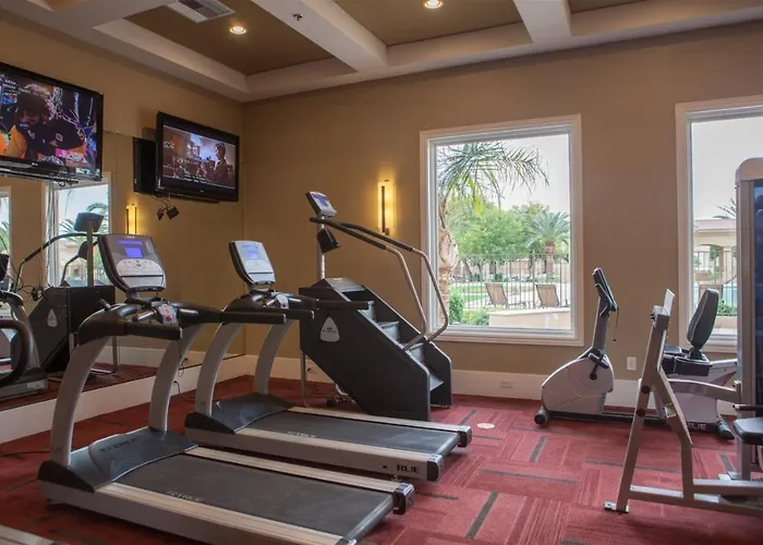 Gated Townhouse With 2 Suites, Heated Pool, Hot Tub * Mesa