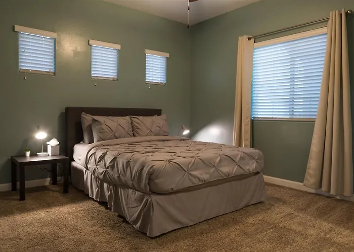 Gated Townhouse With 2 Suites, Heated Pool, Hot Tub