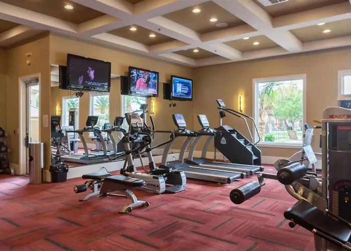 Gated Townhouse With 2 Suites, Heated Pool, Hot Tub Mesa