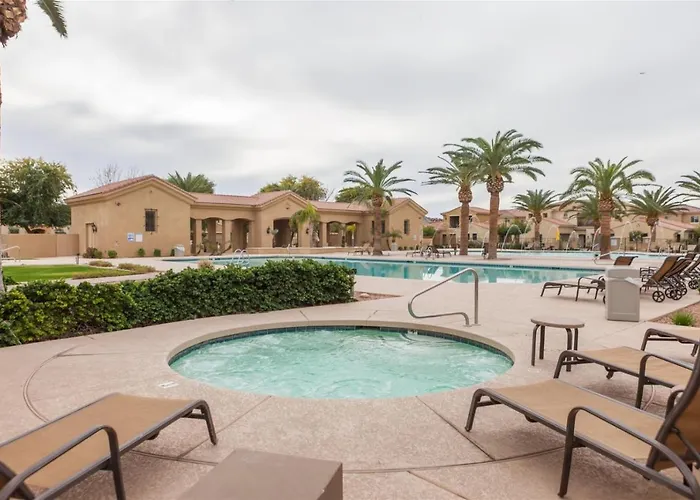 Gated Townhouse With 2 Suites, Heated Pool, Hot Tub * Mesa