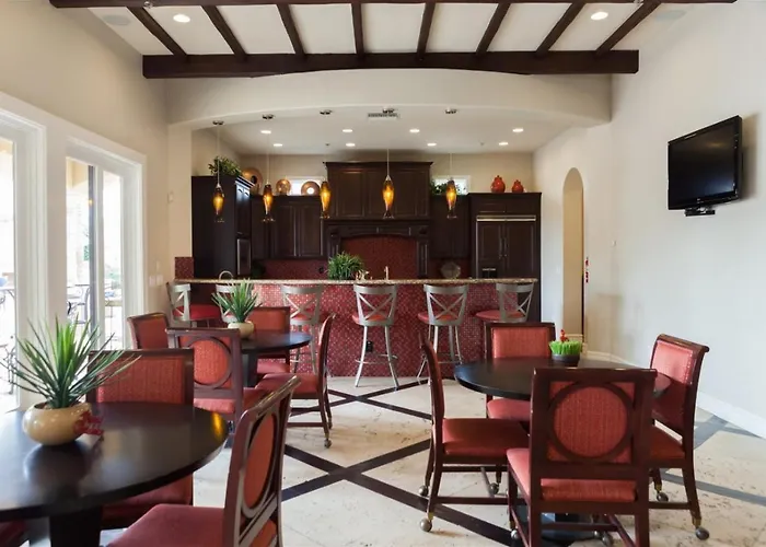 Gated Townhouse With 2 Suites, Heated Pool, Hot Tub Holiday home
