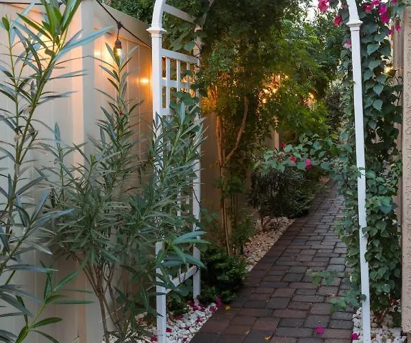 Gated Townhouse With 2 Suites, Heated Pool, Hot Tub