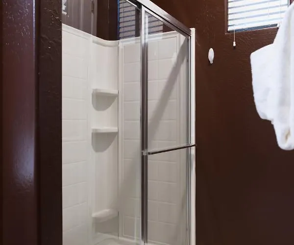Gated Townhouse With 2 Suites, Heated Pool, Hot Tub Holiday home *