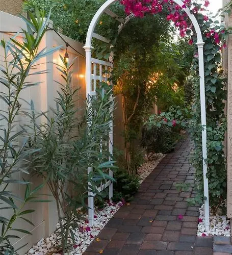 Gated Townhouse With 2 Suites, Heated Pool, Hot Tub