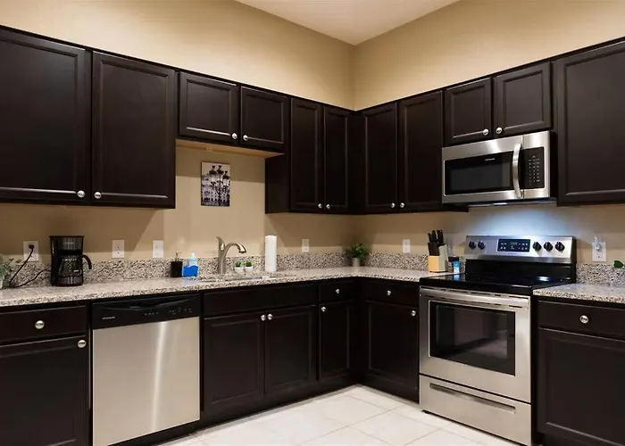 Holiday home Gated Townhouse With 2 Suites, Heated Pool, Hot Tub *