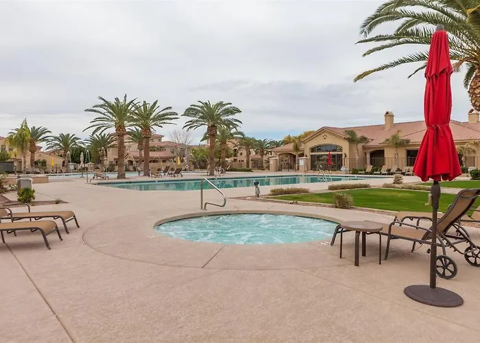 Gated Townhouse With 2 Suites, Heated Pool, Hot Tub Holiday home Mesa