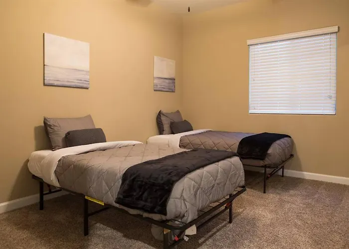 Gated Townhouse With 2 Suites, Heated Pool, Hot Tub