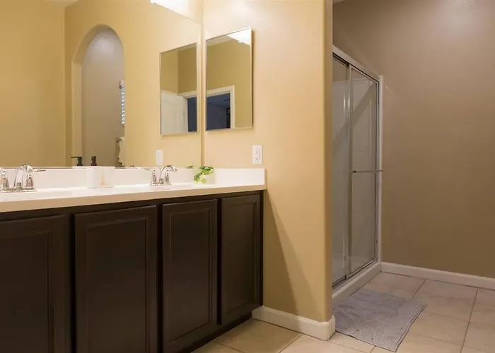 Gated Townhouse With 2 Suites, Heated Pool, Hot Tub * Mesa
