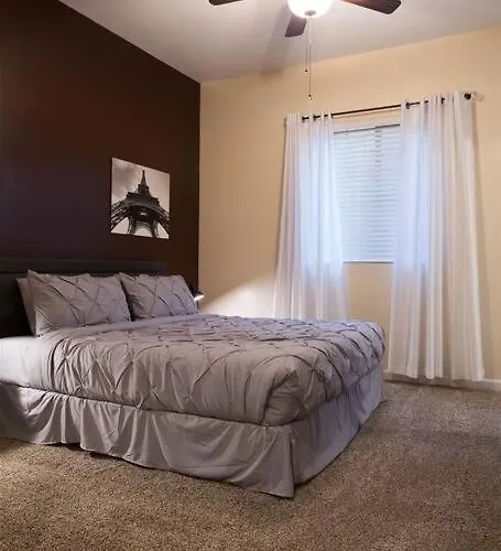 Holiday home Gated Townhouse With 2 Suites, Heated Pool, Hot Tub